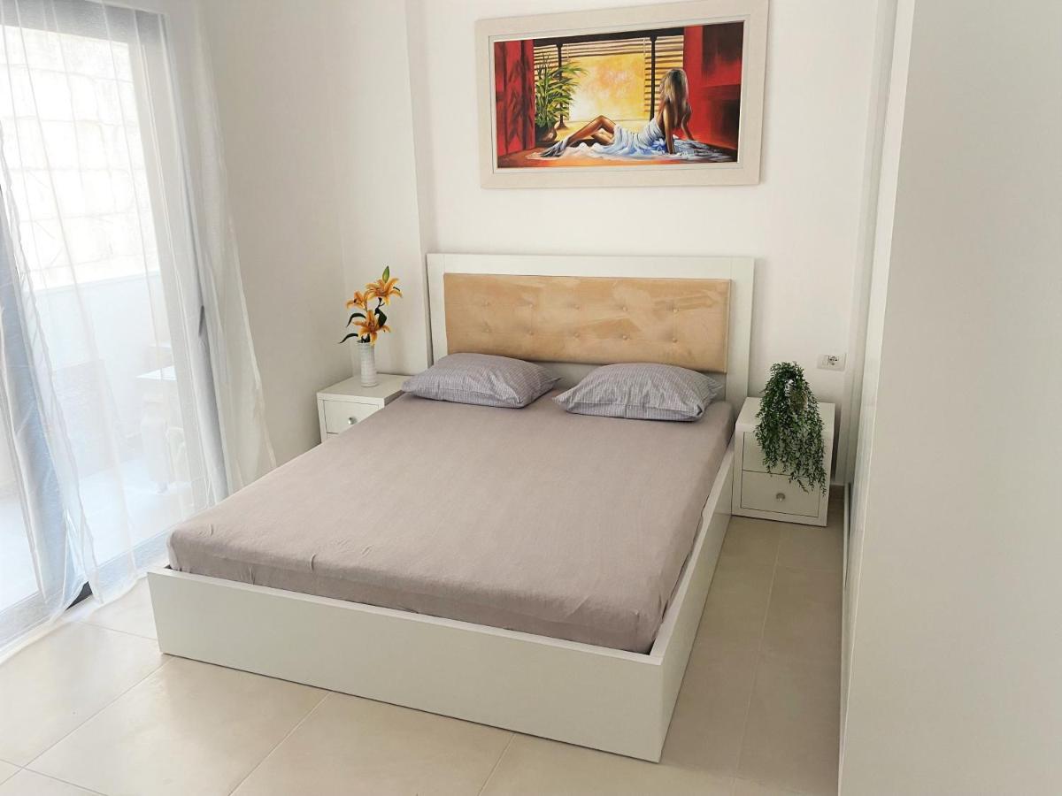 Sea View Apartment Elite2 Sarande Exterior photo